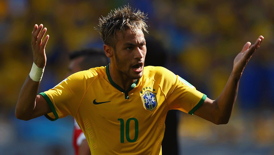 Neymar đang thể hiện phong độ thất thường trong màu áo đội tuyển Brazil. Neymar đang thể hiện phong độ thất thường trong màu áo đội tuyển Brazil.