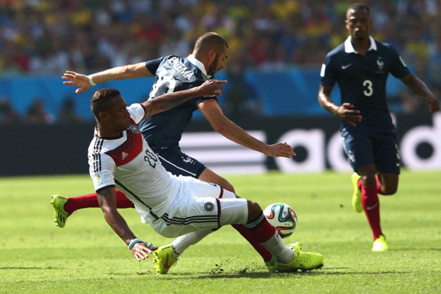 Tuyển Pháp (xanh) đã bất lực trước Neuer. Tuyển Pháp (xanh) đã bất lực trước Neuer.