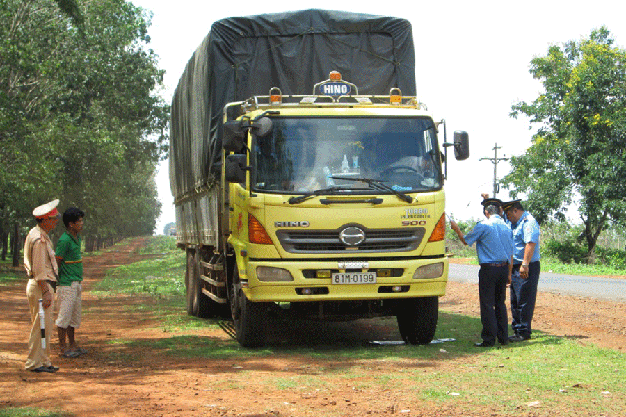 Cân tải trọng xe. Ảnh: Thanh Thúy