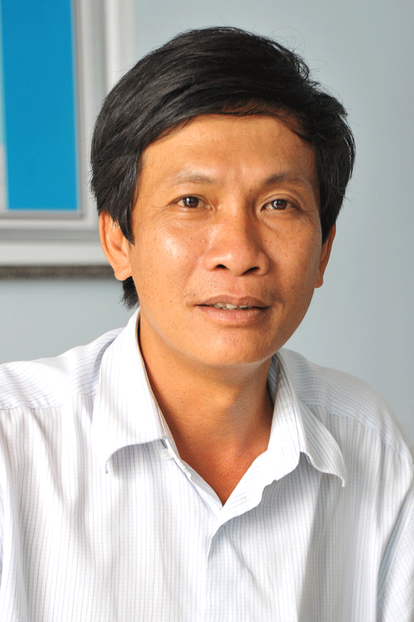 Đặng Văn Hiền-Giám đốc Công ty TNHH Vận tải và Du lịch Thuận Tiến. Đặng Văn Hiền-Giám đốc Công ty TNHH Vận tải và Du lịch Thuận Tiến.