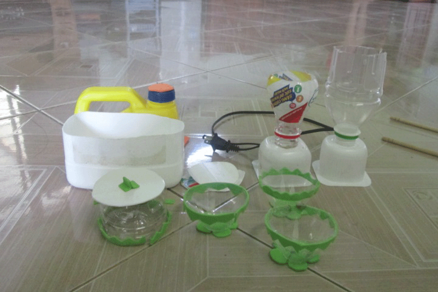 Các sản phẩm đồ chơi trẻ em của An Hạ. Ảnh: H.T Các sản phẩm đồ chơi trẻ em của An Hạ. Ảnh: H.T