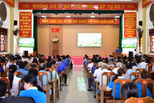 Phường An Khê ra quân hưởng ứng phong trào “Toàn dân chung tay bảo vệ môi trường vì một Việt Nam xanh - sạch - đẹp”