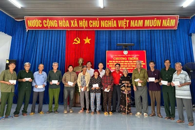 Phú Thiện, Đak Pơ gặp mặt, tặng quà cựu chiến binh, người có công với cách mạng