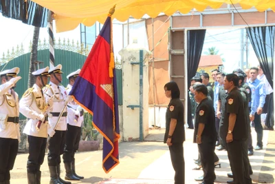 Lãnh đạo tỉnh Gia Lai viếng Ngài Muong Poy tại tỉnh Ratanakiri