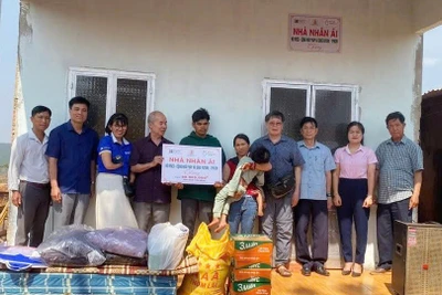 Trao “Nhà nhân ái” cho gia đình nạn nhân chất độc da cam tại xã Ia Ko