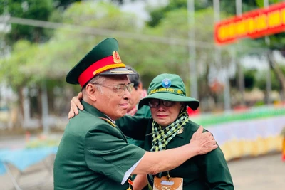 Tháng 7, hội ngộ và tri ân