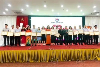 Gia Lai: 1 tập thể, 1 cá nhân được tặng bằng khen của Hội Nhà báo Việt Nam