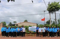 Khởi công công trình “Thắp sáng đường quê” tại xã Al Bá