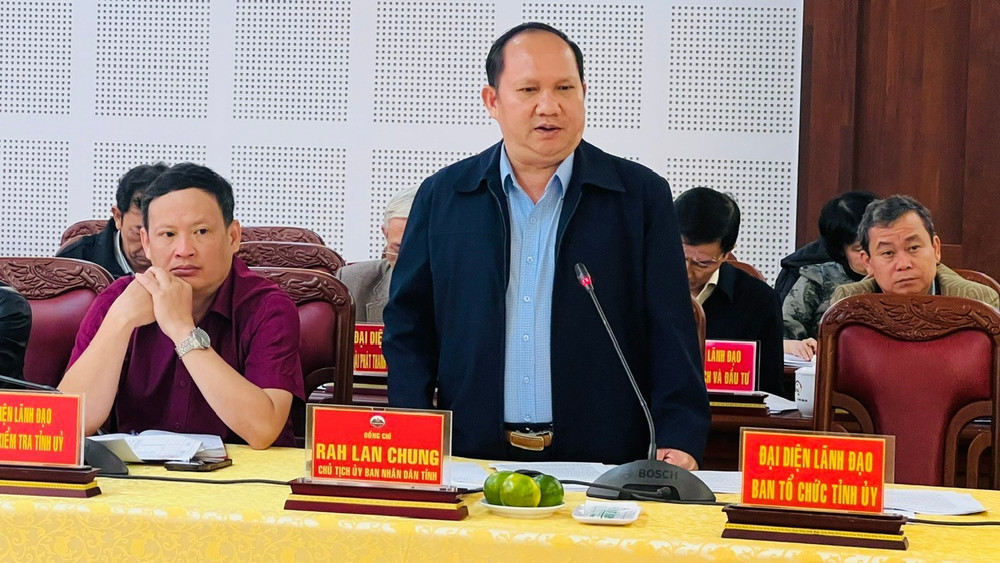 Phó Bí thư Tỉnh ủy, Chủ tịch UBND tỉnh Gia Lai Rah Lan Chung phát biểu tại buổi làm việc với đoàn công tác. Ảnh: Yến Hoài z5975150675456-0c21ac8b371a96e672240110b18267f8-8161-6382.jpg