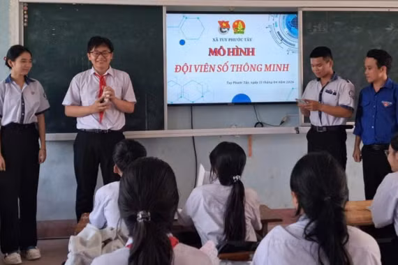 Xã Tuy Phước Tây triển khai mô hình “Đội viên số thông minh”