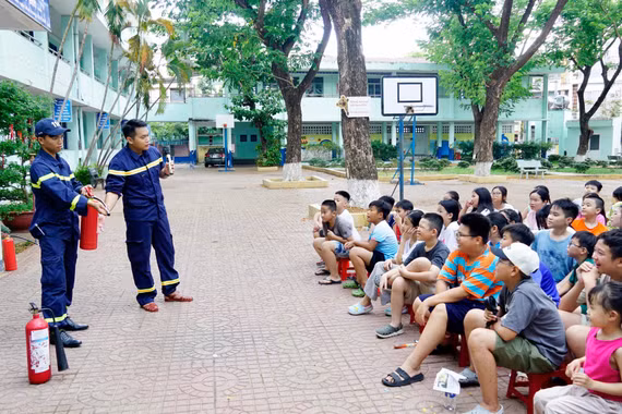 Tuyên truyền kỹ năng phòng - chống đuối nước, ma túy và cháy nổ cho thiếu nhi phường Quy Nhơn
