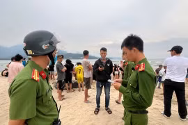 Phát hiện thi thể hai học sinh trôi dạt vào bãi biển Nam Ô