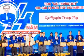 36 cán bộ Đoàn tiêu biểu nhận Giải thưởng 26/3