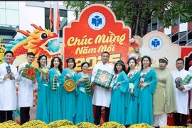 Nhiều trường ở TPHCM tiếp tục cho sinh viên nghỉ Tết