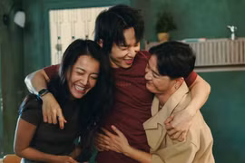 Phim kinh dị 'Dưới đáy hồ' dẫn đầu doanh thu phòng vé ngày đầu ra rạp