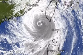 Biển Đông đón khoảng 11 cơn bão