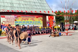 Rộn ràng hội xuân trên quê hương anh hùng Núp