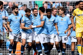 Man City ngược dòng đẳng cấp, hạ Crystal Palace trận cầu 7 bàn