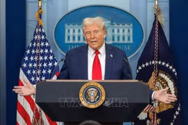 Tổng thống Donald Trump sẽ áp thuế 25% lên ô tô và đánh thuế thêm nhiều mặt hàng khác