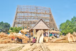 Bảo tồn văn hóa từ chuyện làng làm nhà rông