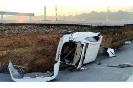 Vụ sụt lún khiến ô tô, xe máy rơi xuống hố ở Tây Ninh: Cục Đường bộ Việt Nam lên tiếng