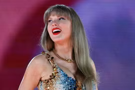 'The Eras Tour' của Taylor Swift thu hơn 52.700 tỉ đồng