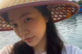 Yeri (Red Velvet) khoe loạt ảnh 'gây thương nhớ' tại Đà Nẵng