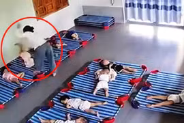 Vụ xách ngược trẻ 20 tháng tuổi, đánh đập dã man: Công an vào cuộc điều tra