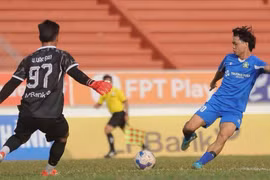 Công Phượng chơi cực hay, Bình Phước thắng đẹp: Cuộc đua thăng hạng gay cấn