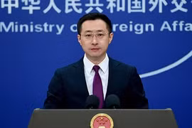 Mỹ nói thuế đối với hàng hóa Trung Quốc lên đến 245%, Bộ Ngoại giao Trung Quốc nói gì?