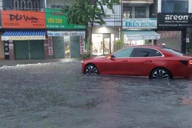 Miền Trung nhiều nơi mưa lớn, Đà Nẵng sơ tán 800 người dân