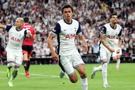 Hạ M.U, Tottenham vô địch Europa League và đoạt suất dự Champions League: Kỳ tích 17 năm