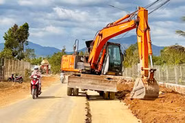 Hạ tầng giao thông của xã Diên Phú ngày càng hoàn thiện. Ảnh: H.D