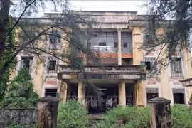 Tránh 'vết xe đổ' khi xử lý trụ sở dôi dư