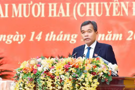 Ủy viên Ban Chấp hành Trung ương Đảng, Bí thư Tỉnh ủy, Chủ tịch HĐND tỉnh Hồ Văn Niên phát biểu tại kỳ họp thứ 22 (chuyên đề) HĐND tỉnh khóa XII, nhiệm kỳ 2021-2026. Ảnh: Đ.T