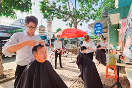 “Cắt tóc thiện nguyện 0 đồng”: Lan tỏa yêu thương