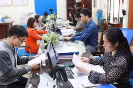 Đề xuất công chức chăm con nhỏ, cha mẹ già đau ốm được làm việc từ xa