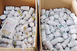 Bắt 2 nhóm làm thuốc giả bán qua Facebook, mỗi tháng thu lợi 600 triệu