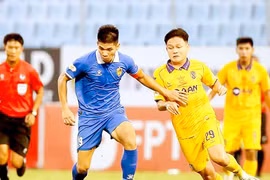 Chơi vơi bóng đá miền Trung, miền Nam