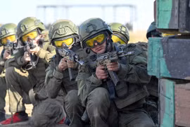 Lực lượng tân binh Nga huấn luyện tại vùng Rostov (Nga) ngày 4-10. Ảnh: REUTERS