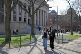 Thẩm phán chặn lệnh cấm Đại học Harvard tuyển sinh viên quốc tế