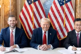 Cổ phiếu doanh nghiệp Việt hợp tác với ông Donald Trump tăng kịch trần