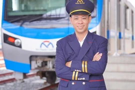 Nghề lái tàu metro: 'Đánh cược' 5 năm, chờ ngày tàu lăn bánh