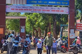 Xác minh phản ánh 'trường bất chấp lệnh cấm tổ chức dạy thêm thu tiền'