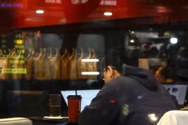 Nhiều người trẻ 'ẩn mình' khỏi xu hướng trên mạng xã hội