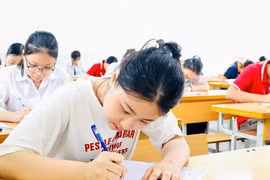 Dạy thêm miễn phí cho học sinh cuối cấp, giải pháp tạm thời?