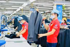 Bộ luật Lao động quy định người lao động được nghỉ bù ngày nghỉ hàng tuần vào ngày làm việc kế tiếp nếu ngày nghỉ hàng tuần trùng với ngày nghỉ lễ, Tết. Ảnh Khắc Kiên. Nguồn kinhtedothi.vn