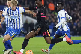 Chelsea thua ngược Brighton, dừng bước sớm FA Cup