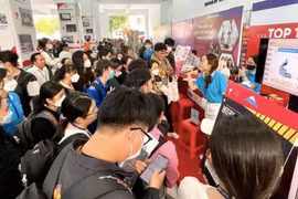 Sôi động tuyển dụng đầu năm 2025, có việc làm lương tới 80 triệu đồng/tháng