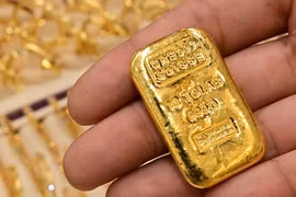 Nhà đầu tư vàng 'nín thở' chờ động thái của ông Trump